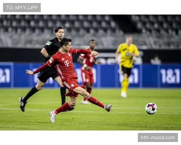 哈兰德vs莱万:历史中锋效率与持续性对比分析 哈兰德vs莱万:历史中锋效率与持续性对比分析